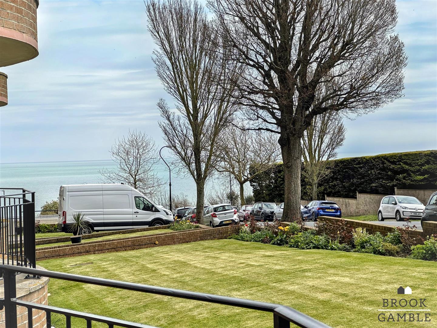 3 Bedroom Flat. St. Johns Road in Eastbourne,  12
